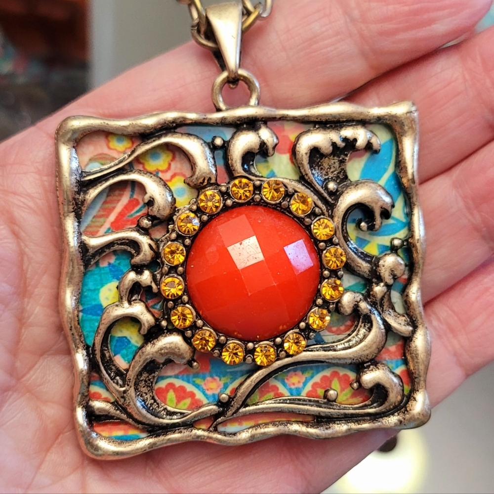 Beautiful pendant necklace